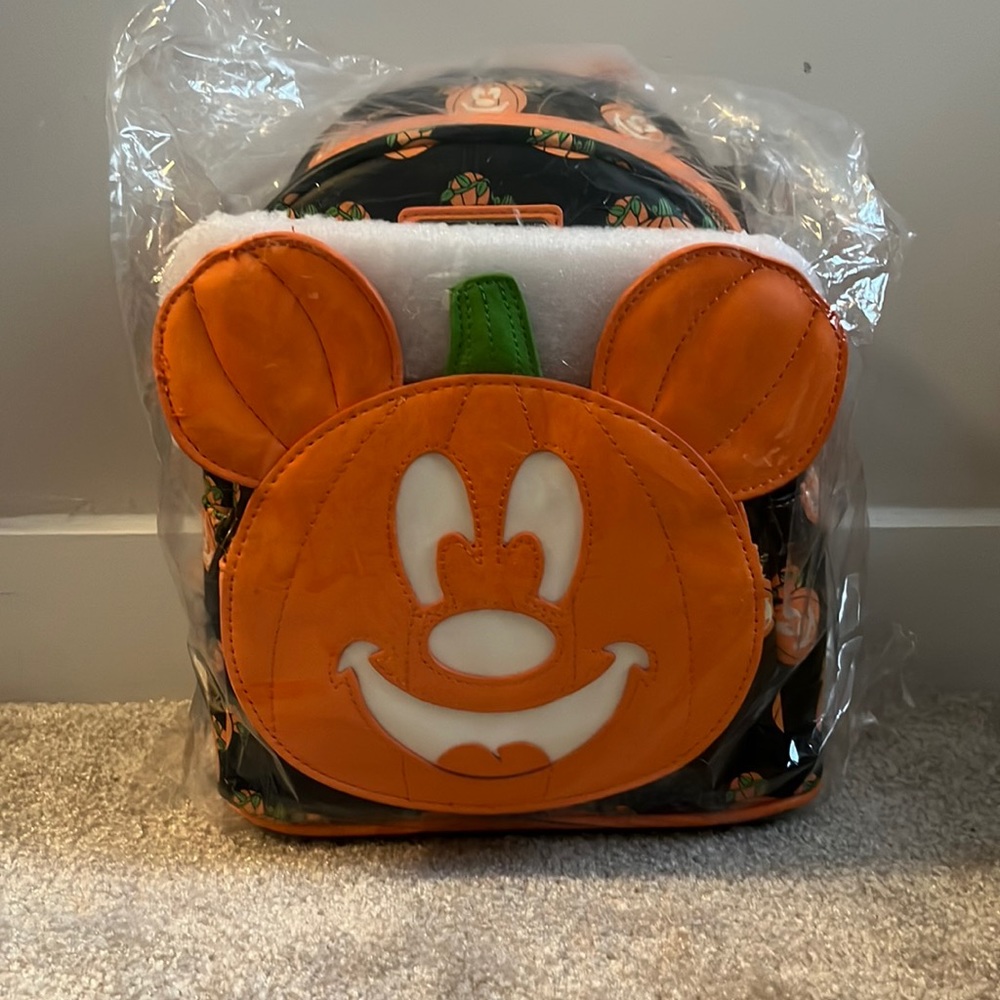 NWT Disney Halloween Mickey Loungefly mini backpack